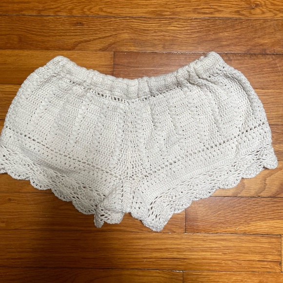 Spell Vintage Smokey Joe White Crochet Women Shorts - Picture 3 of 5